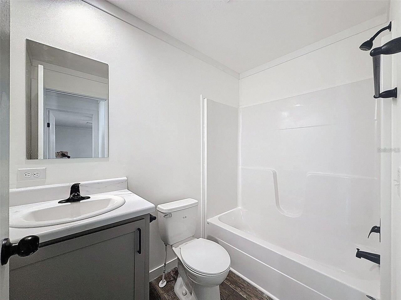 Listing Photo 12