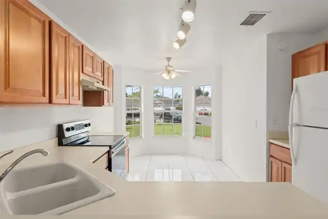 Listing Photo 9