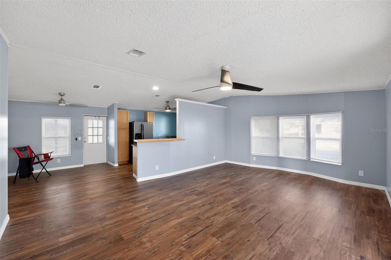 Listing Photo 9