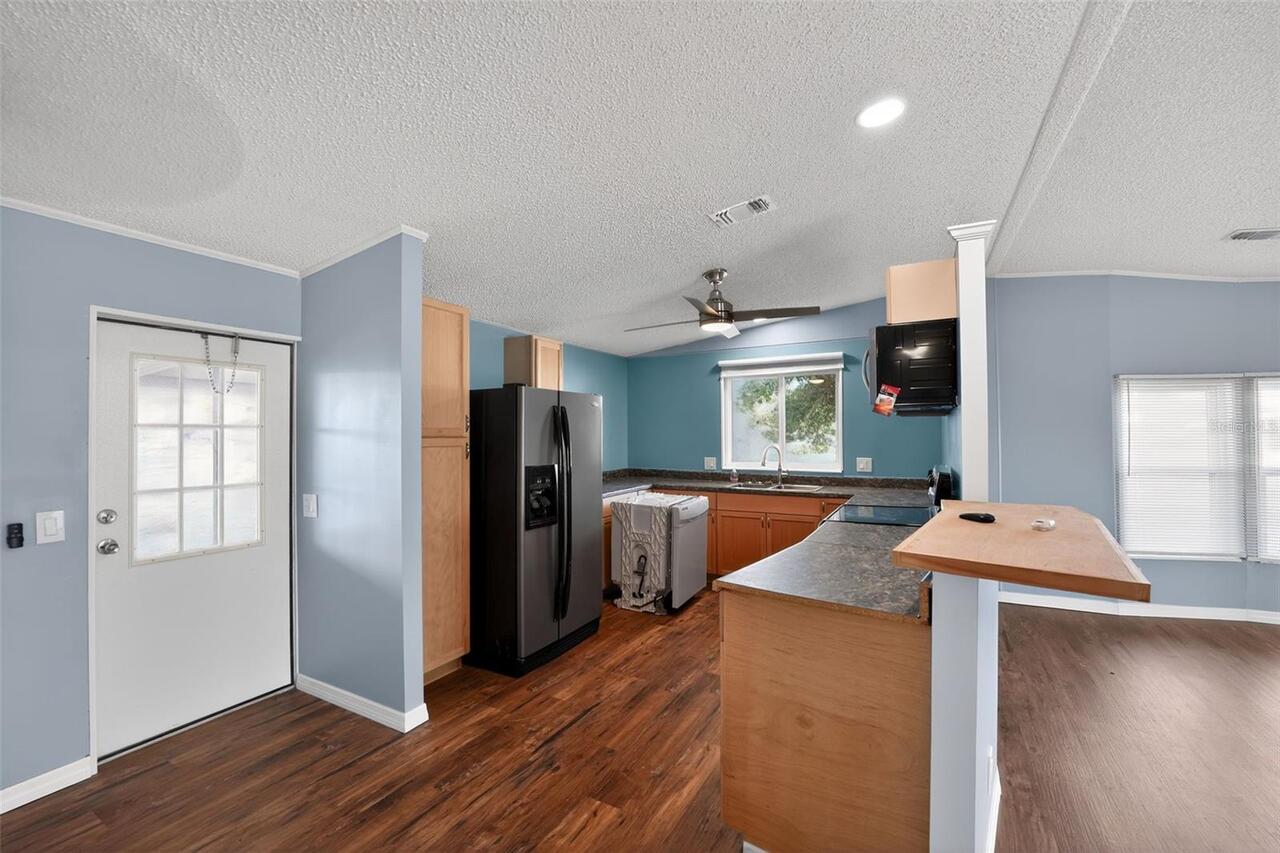 Listing Photo 11