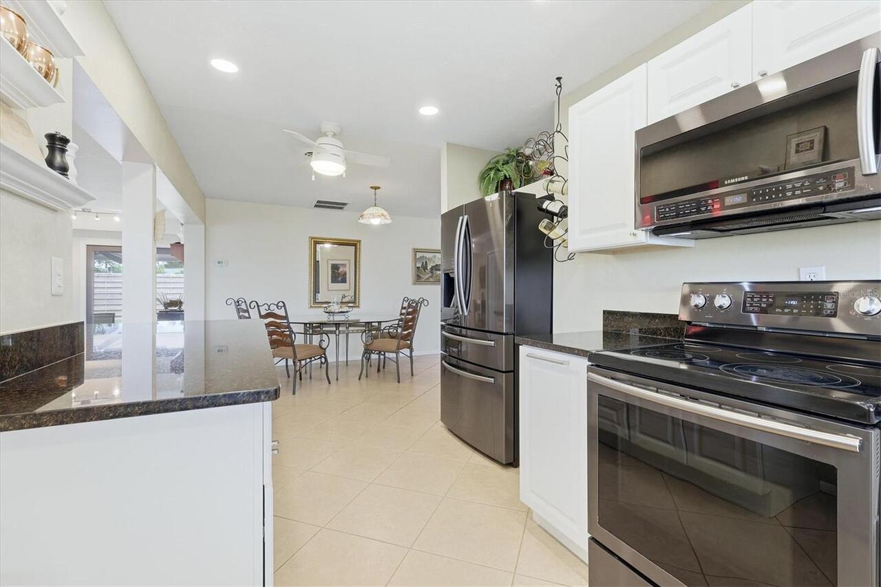Listing Photo 14