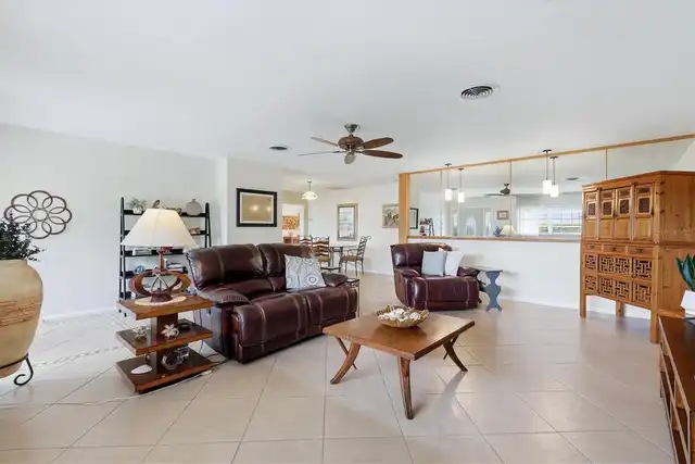 Listing Photo 9