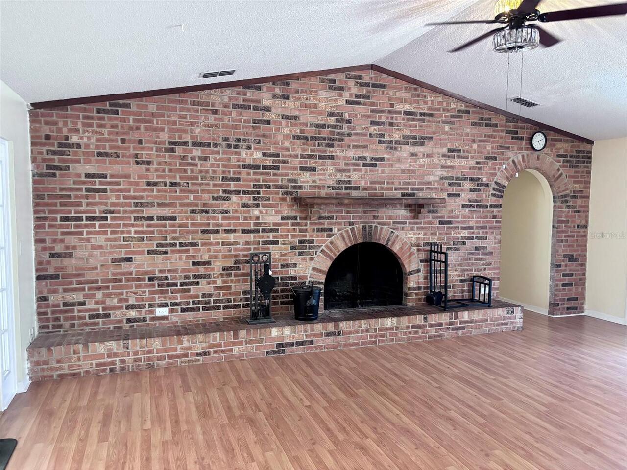 Listing Photo 6