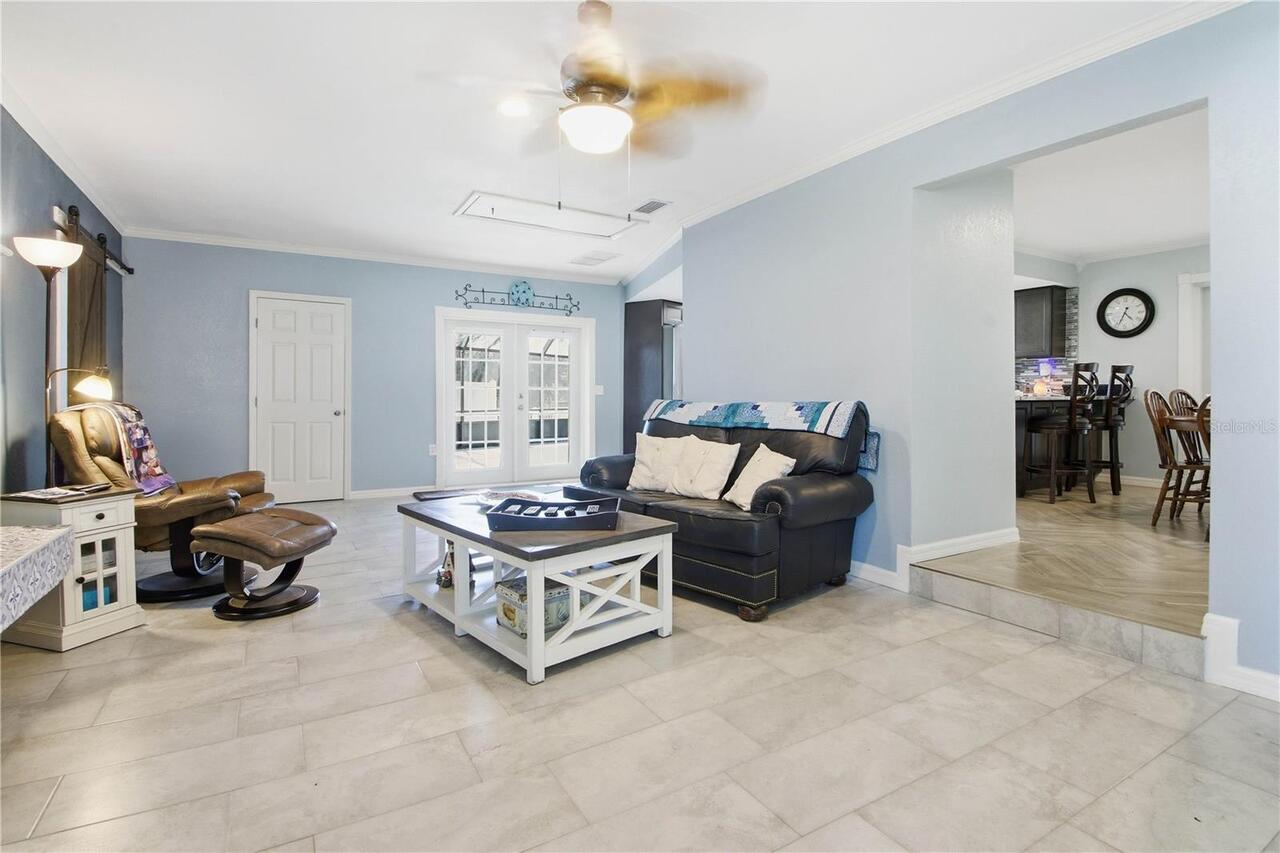 Listing Photo 14