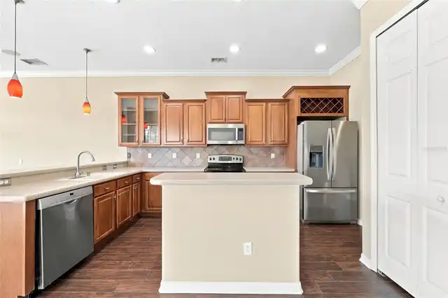 Listing Photo 15