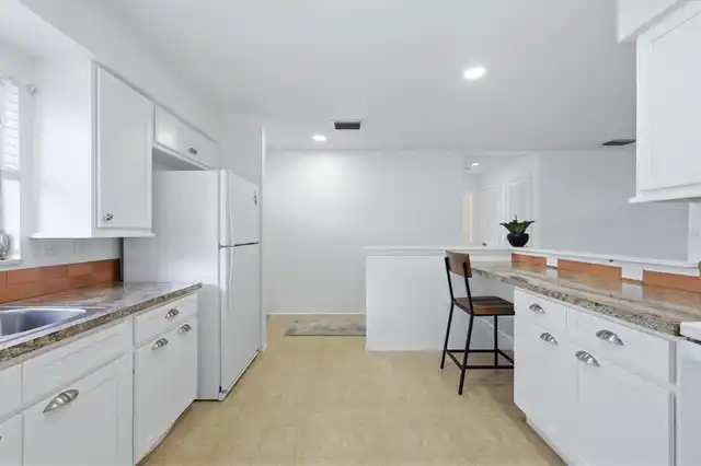 Listing Photo 6