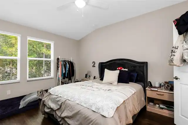 Listing Photo 15