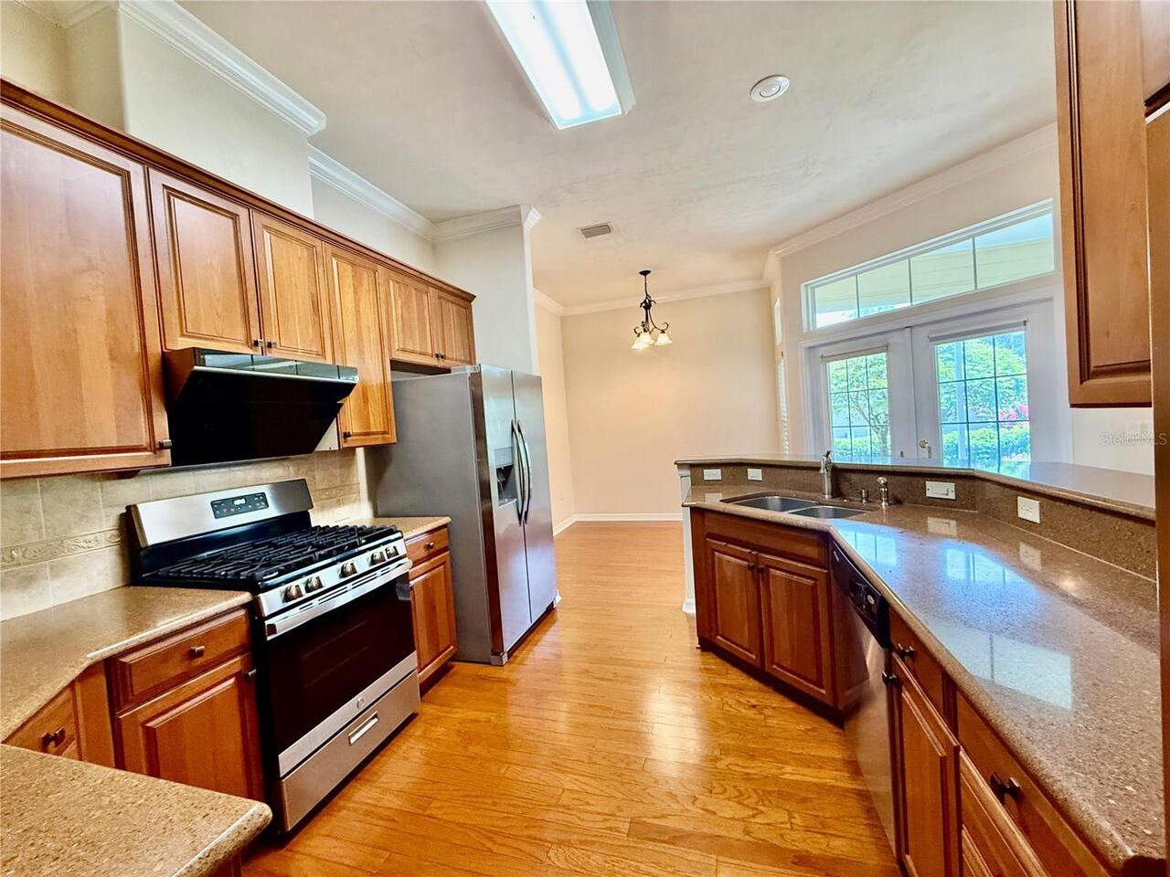Listing Photo 10