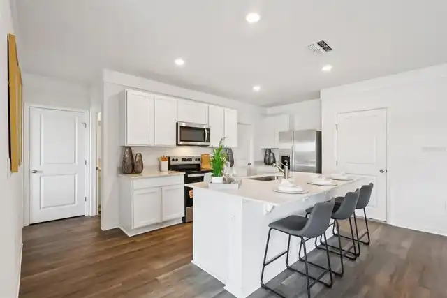Listing Photo 10
