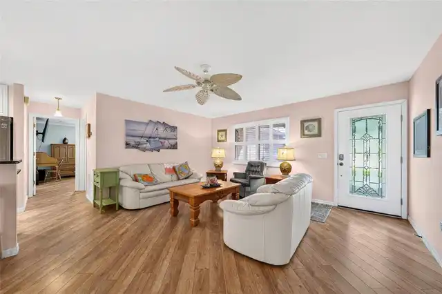 Listing Photo 8