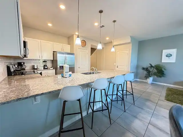 Listing Photo 8