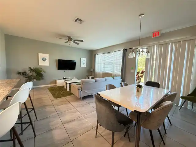 Listing Photo 9