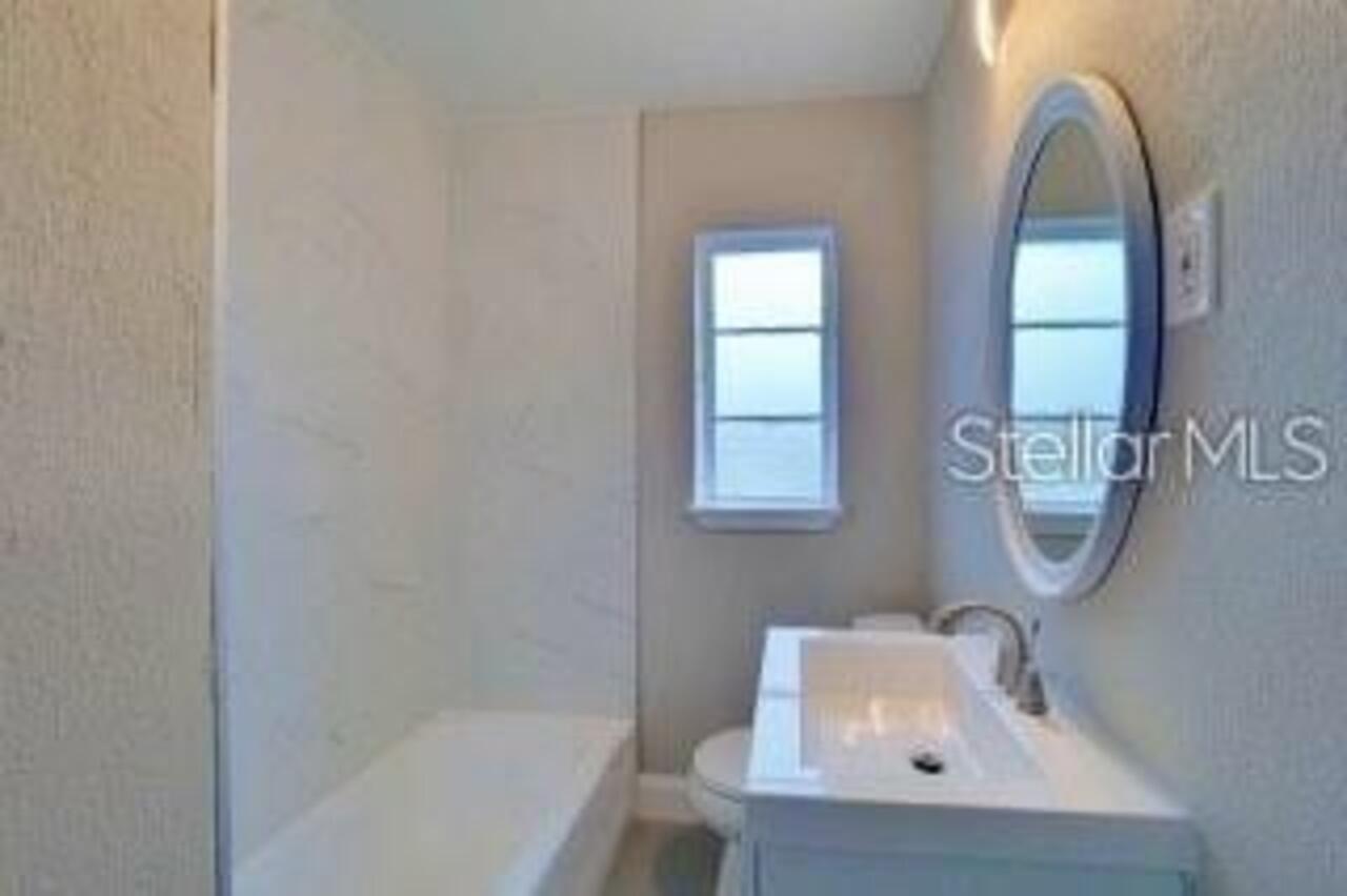 Listing Photo 11
