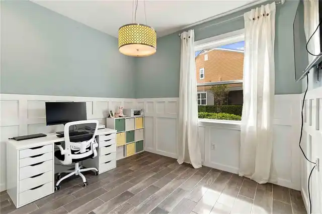 Listing Photo 11