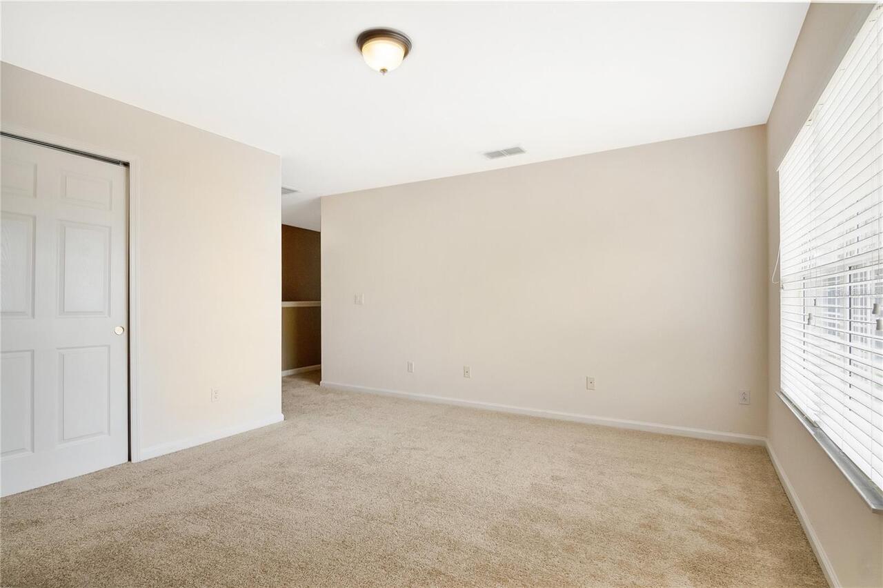 Listing Photo 14