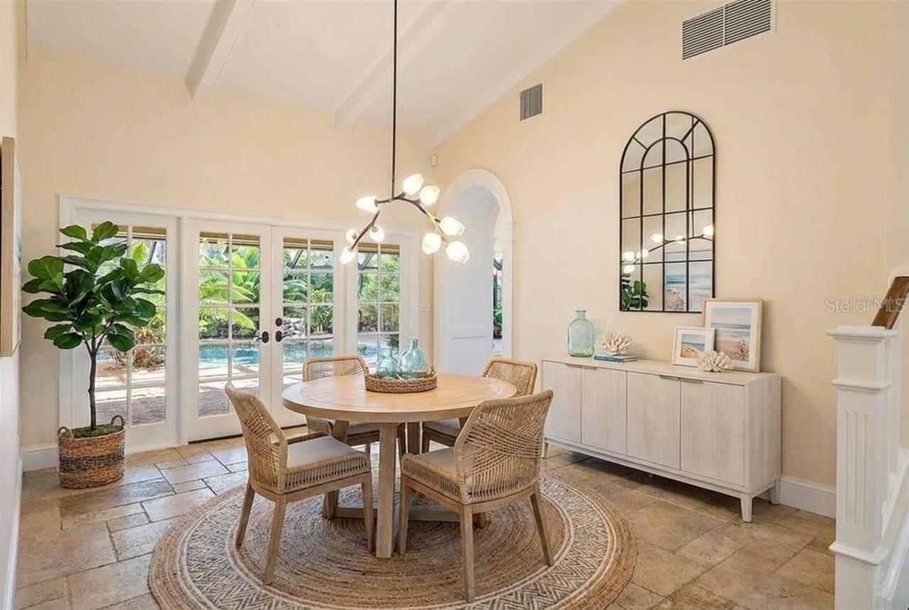 Listing Photo 10