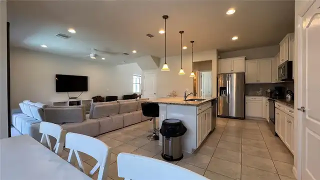 Listing Photo 9