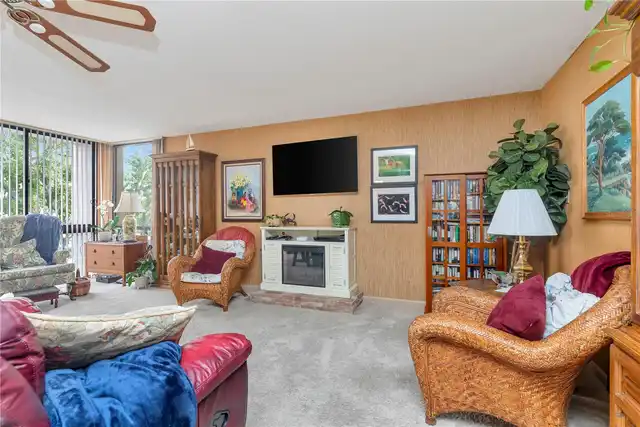 Listing Photo 11