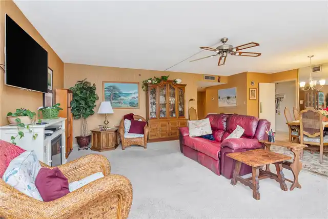 Listing Photo 12