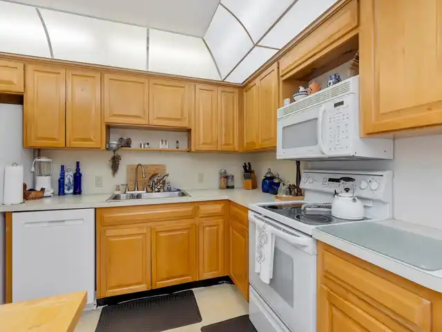 Listing Photo 15