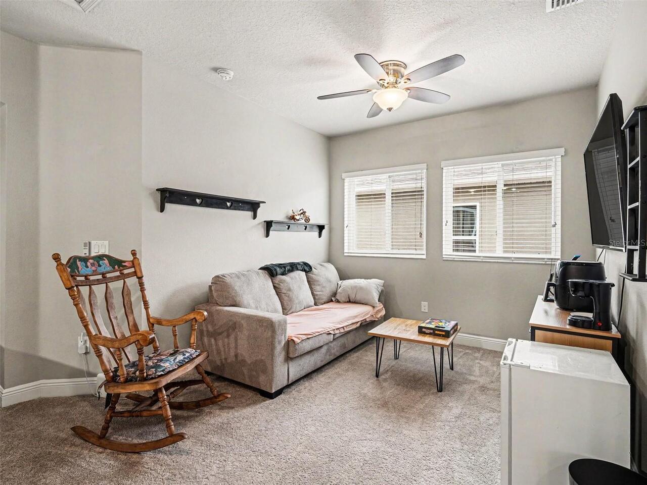 Listing Photo 8