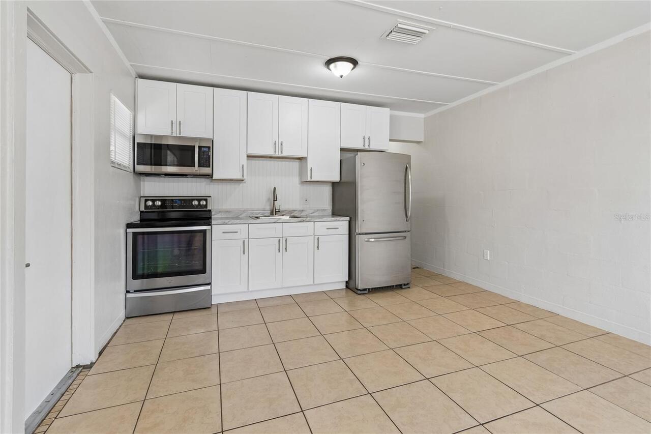 Listing Photo 10