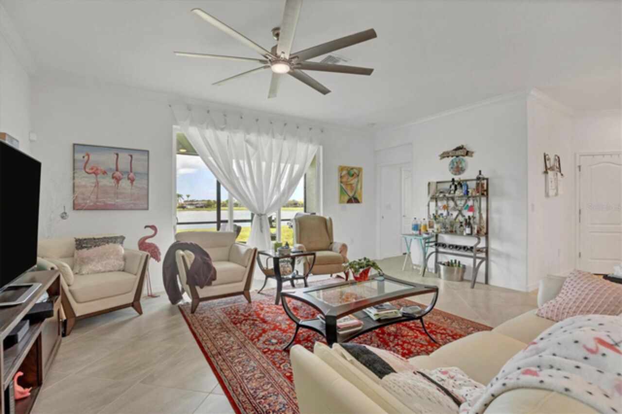 Listing Photo 8