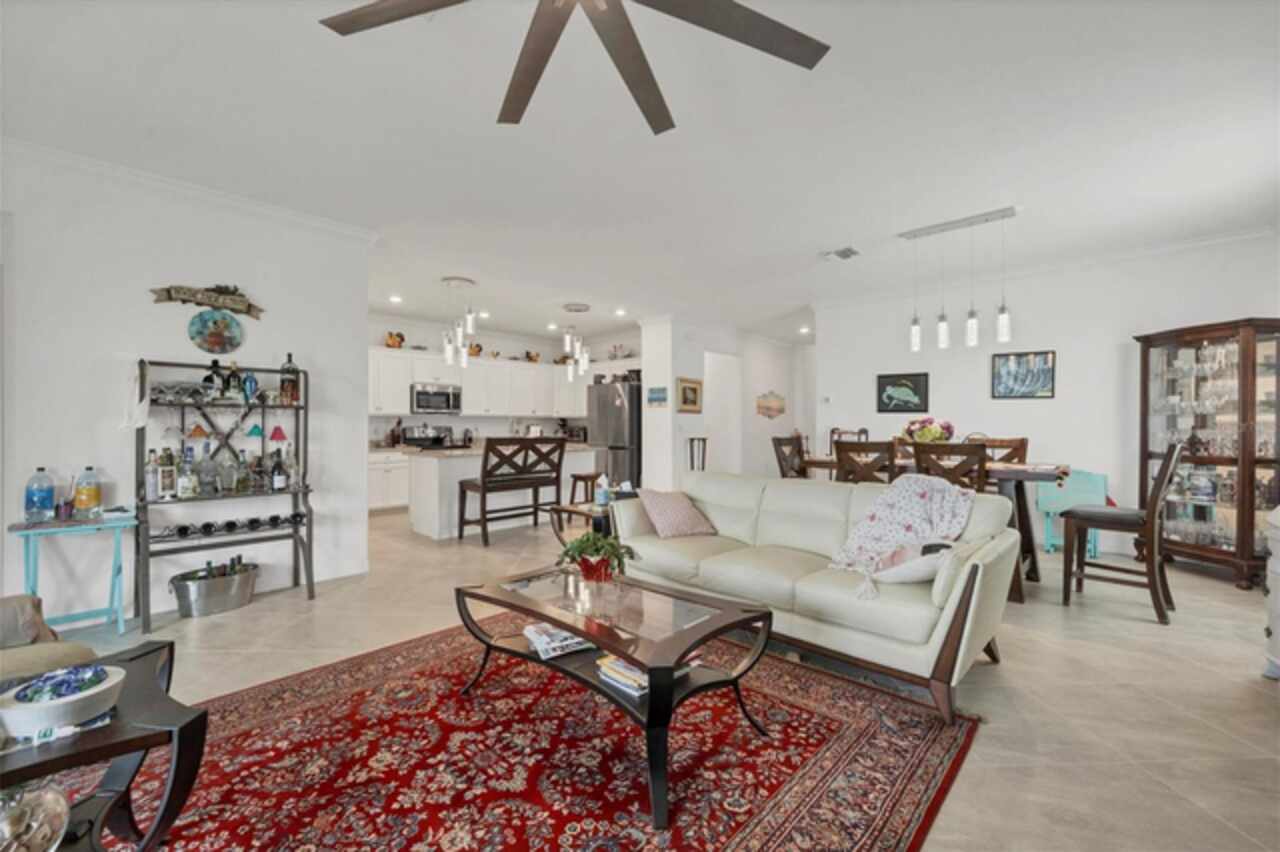 Listing Photo 9