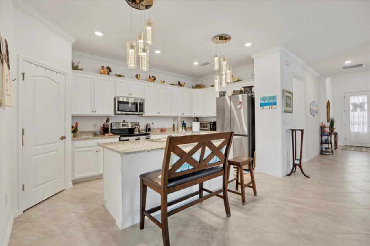 Listing Photo 10