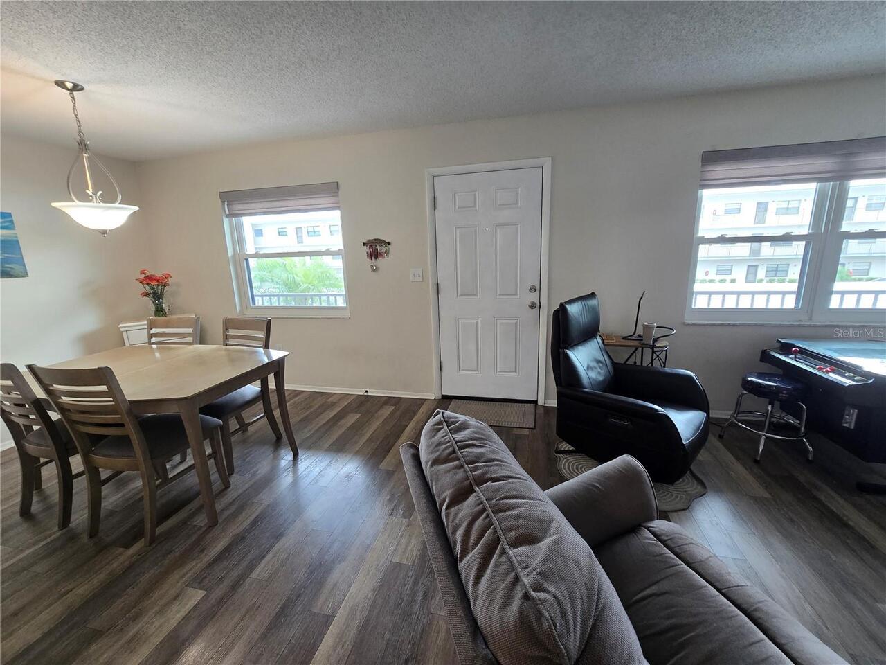 Listing Photo 12