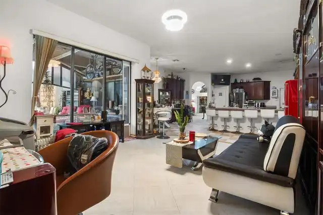 Listing Photo 17