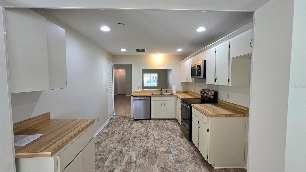 Listing Photo 9