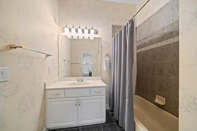 Listing Photo 23