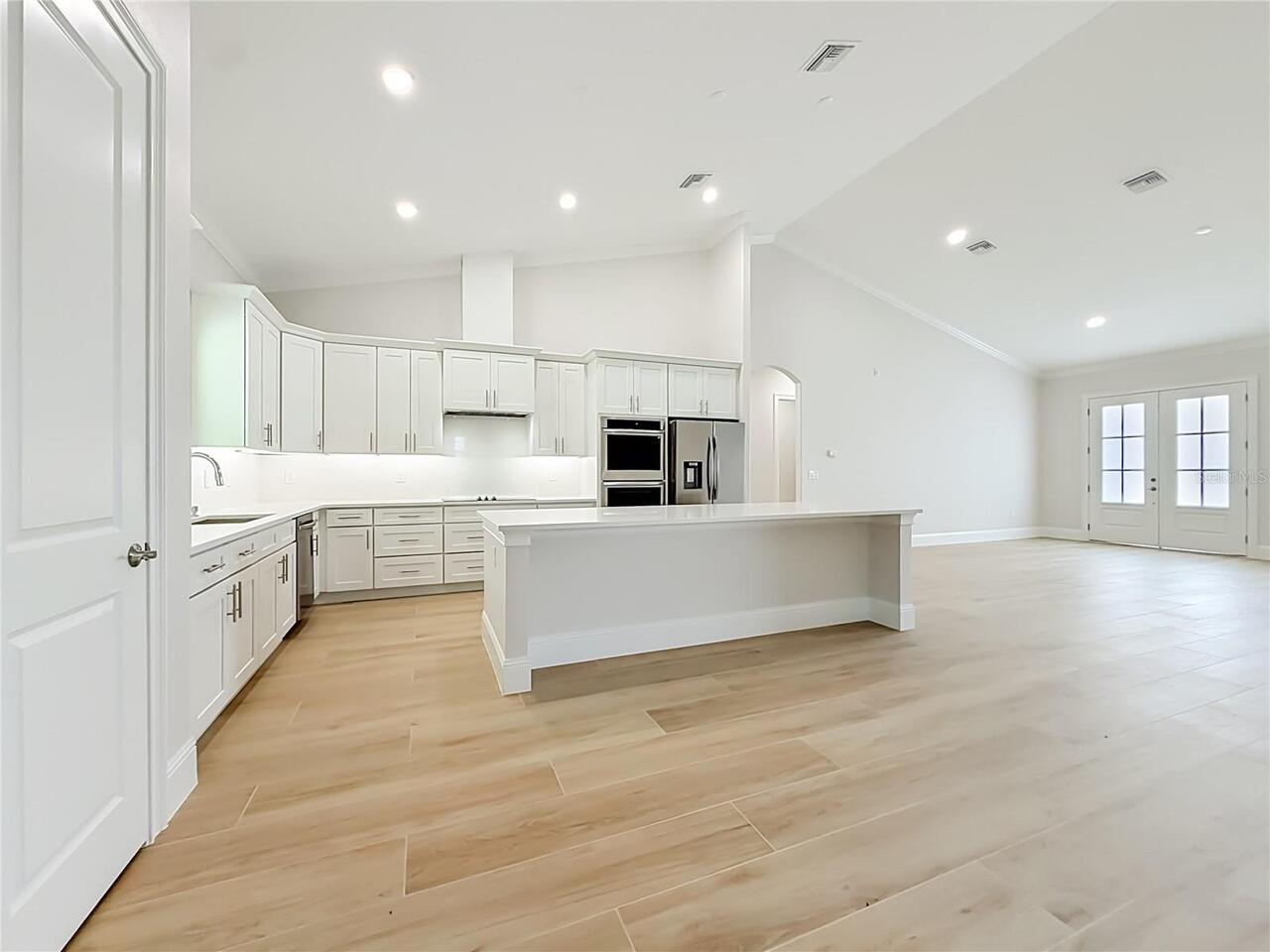 Listing Photo 14