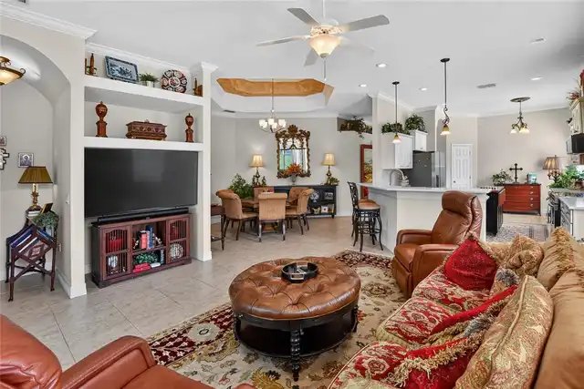 Listing Photo 11
