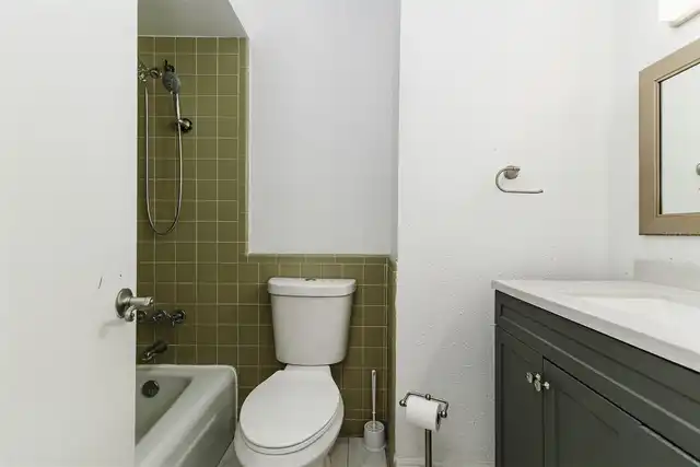 Listing Photo 17