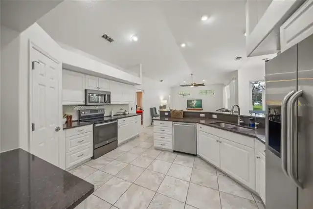 Listing Photo 16