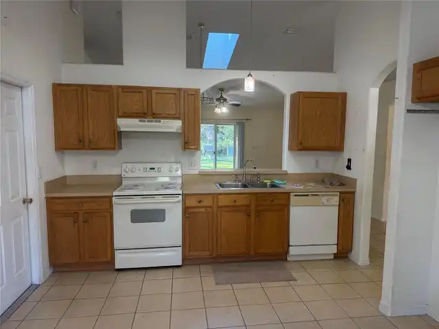 Listing Photo 16