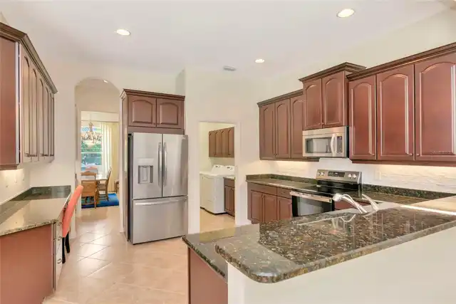 Listing Photo 11
