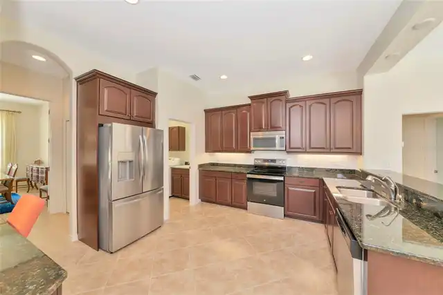Listing Photo 12