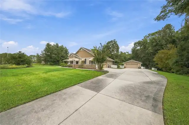 Listing Photo 9