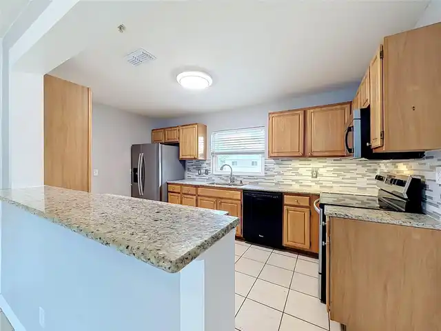 Listing Photo 10