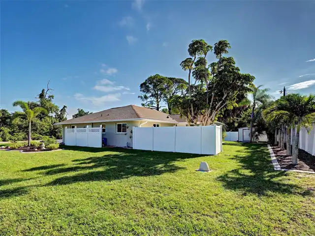 Listing Photo 9