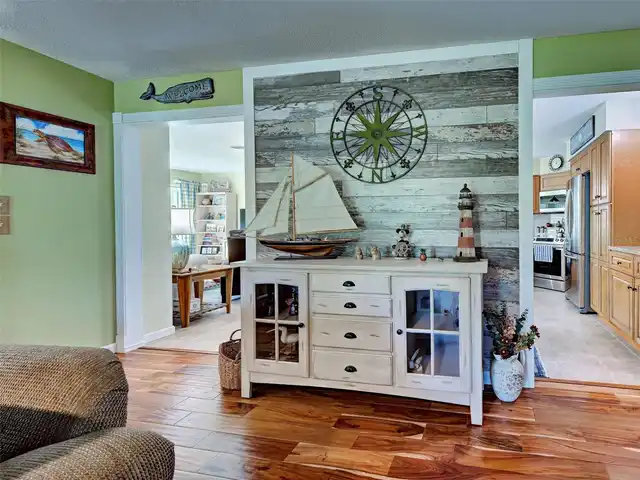 Listing Photo 15