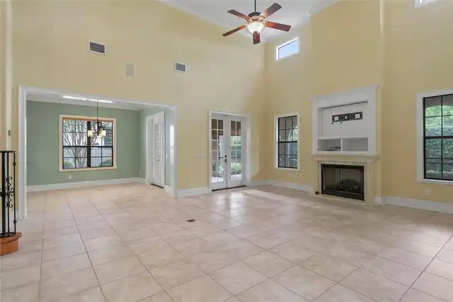 Listing Photo 11