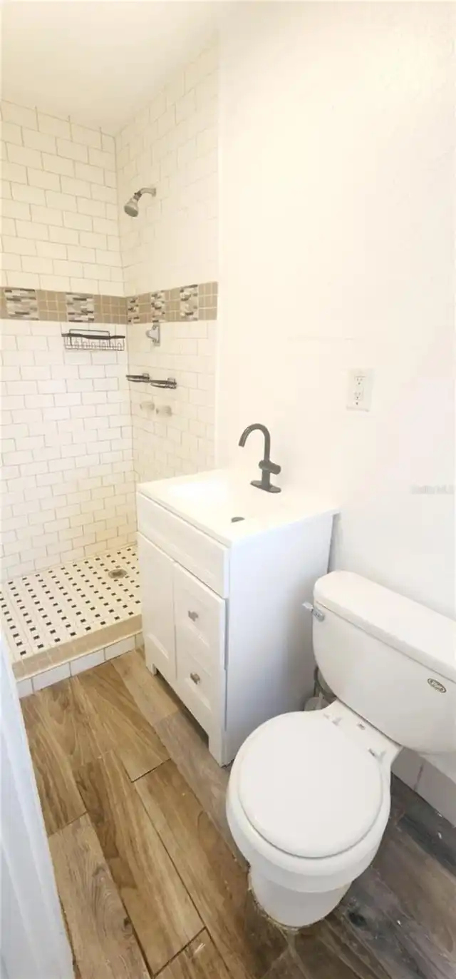 Listing Photo 9