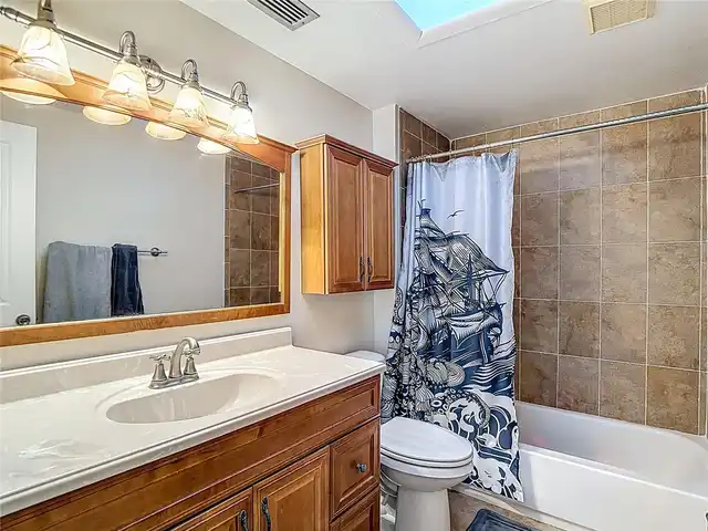 Listing Photo 11