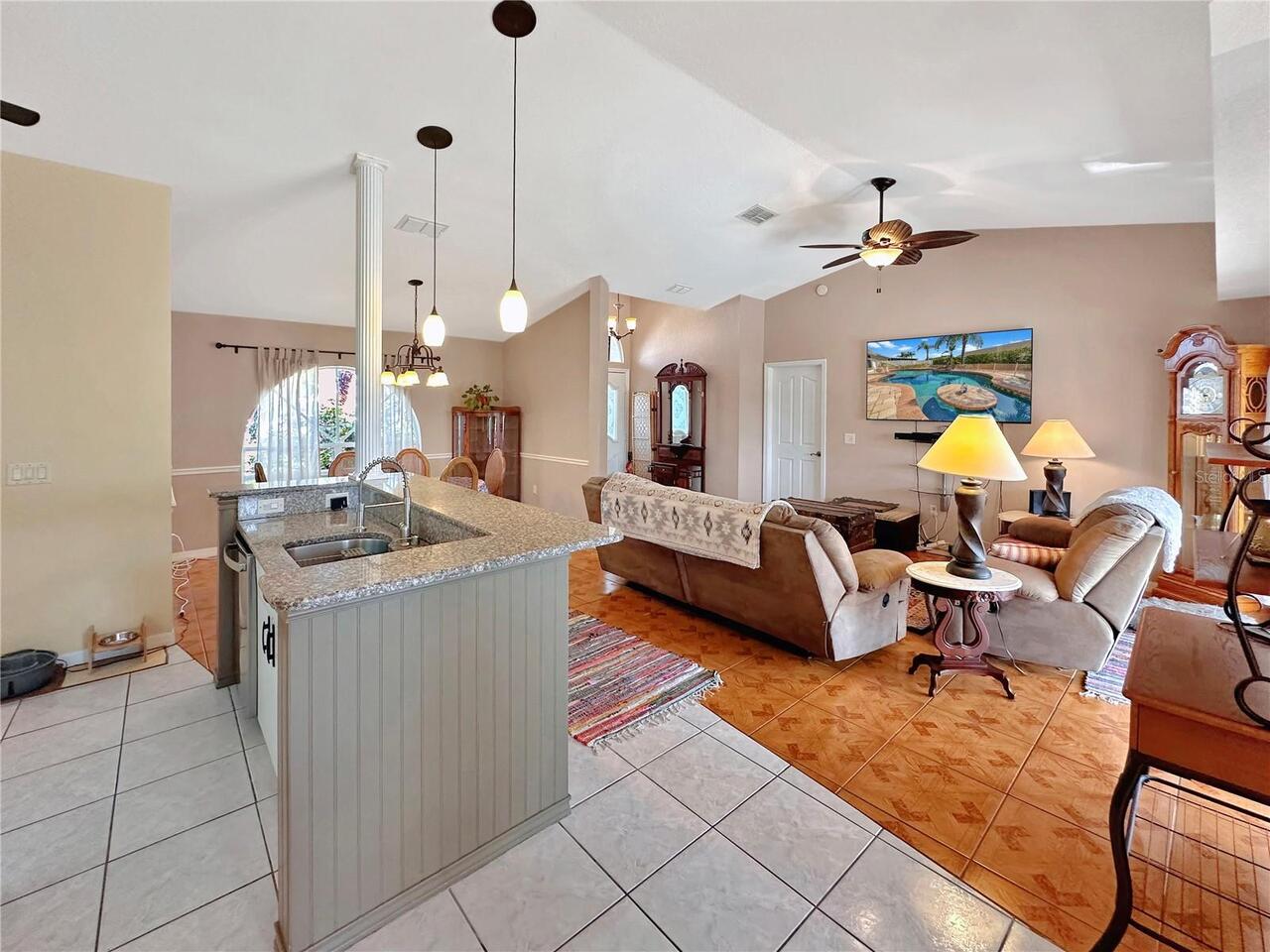 Listing Photo 14