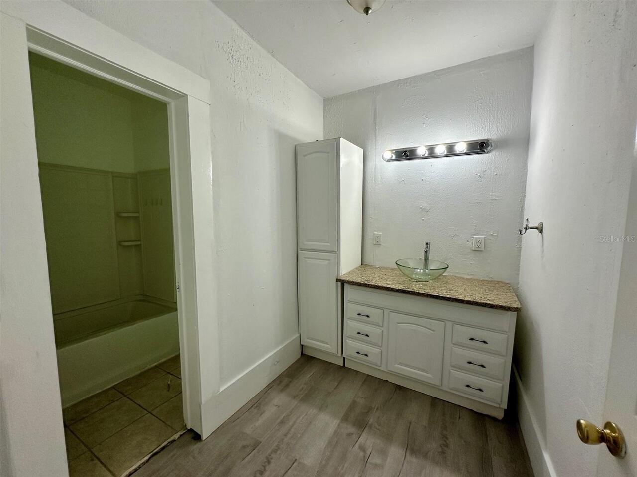 Listing Photo 9