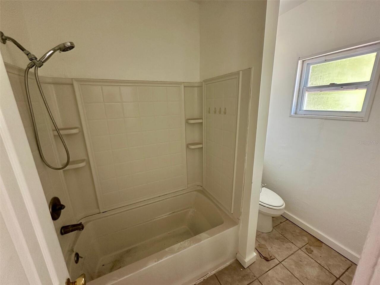 Listing Photo 10
